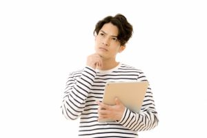 考える男性